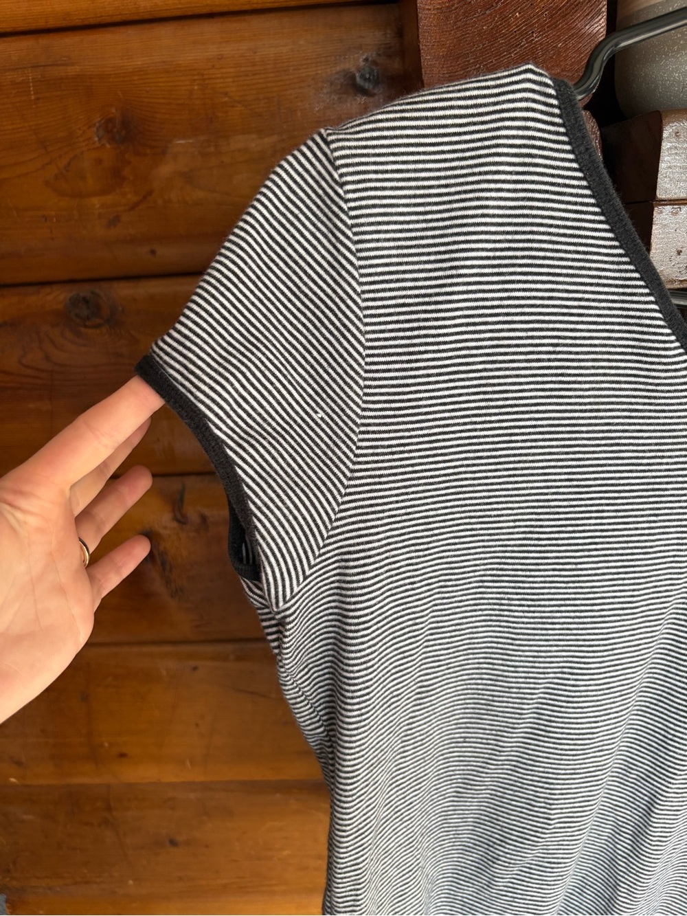 Jessica Sport Black and White Striped V-Neck Tee - Size medium - Picture 4 of 6